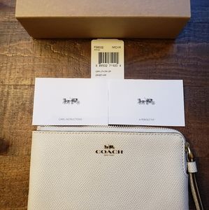 BNWT Coach Wristlet